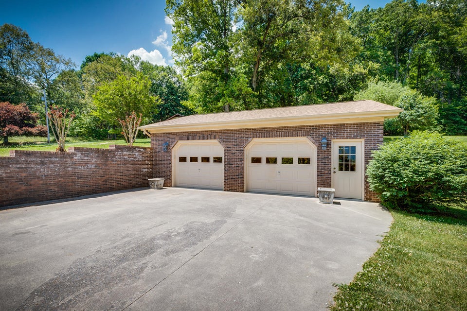Photo #20: 524 Cherokee Drive