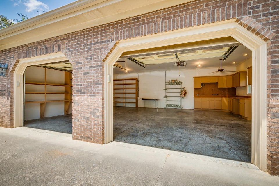 Photo #21: 524 Cherokee Drive