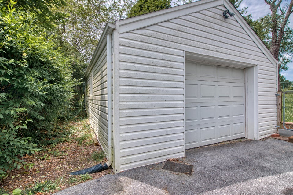 Photo #4: 302 Bradley Street