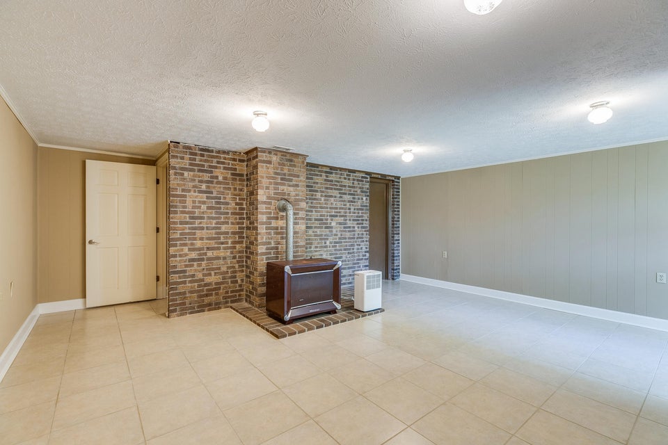 Photo #32: 524 Cherokee Drive
