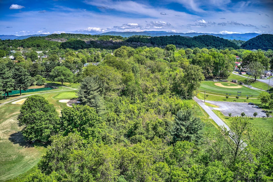 Photo #24: 802 Country Club Court Court