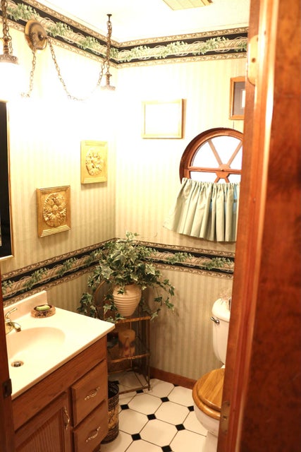 Photo #33: 1315 Oakwood Circle