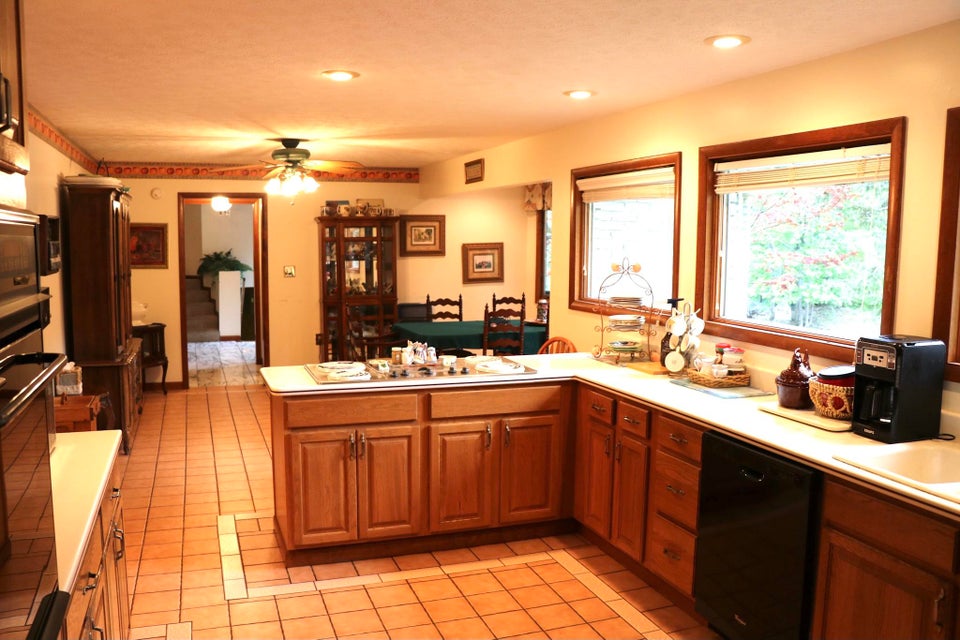 Photo #35: 1315 Oakwood Circle