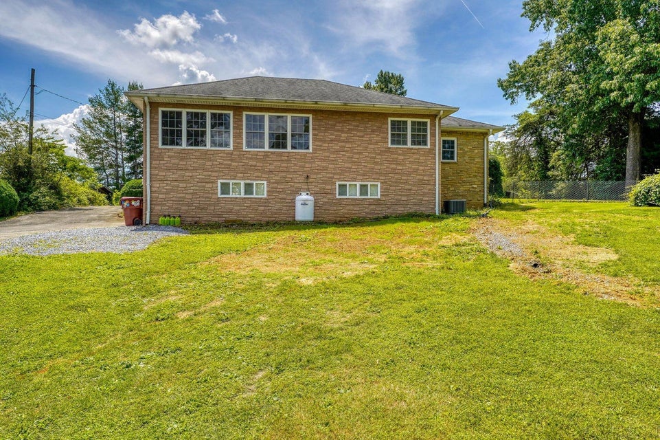 Photo #5: 3020 Edwards Drive