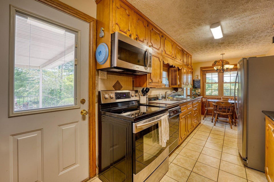 Photo #31: 3020 Edwards Drive