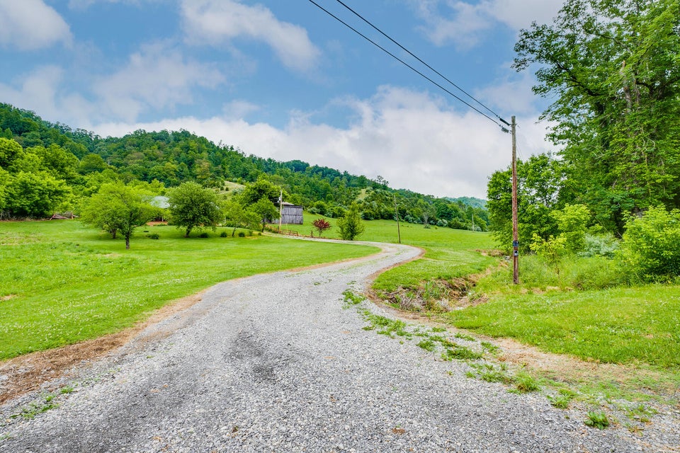 Photo #4: 401 Pumpkin Valley Road