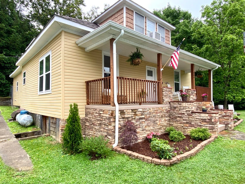 Photo #1: 906 Campbell Avenue