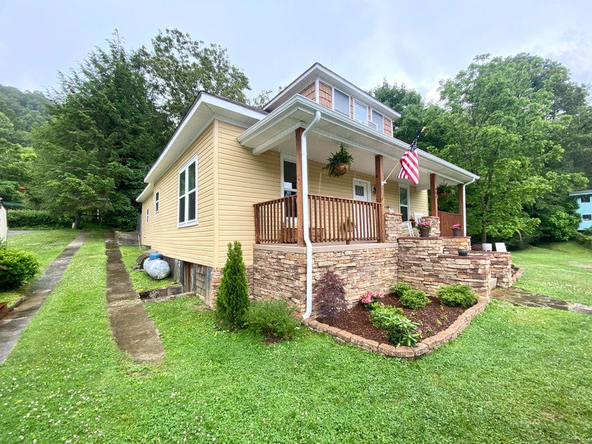 Photo #4: 906 Campbell Avenue