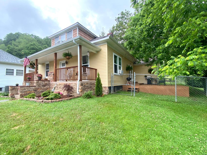 Photo #7: 906 Campbell Avenue