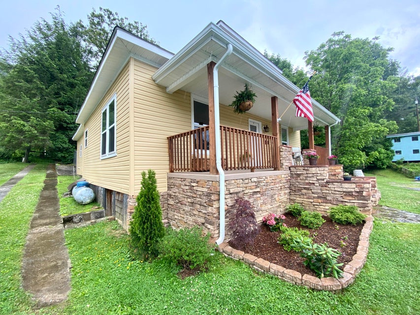 Photo #8: 906 Campbell Avenue