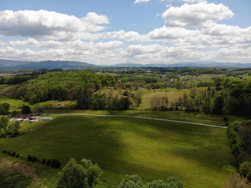 Photo #3: 803 Hunting Hill Road