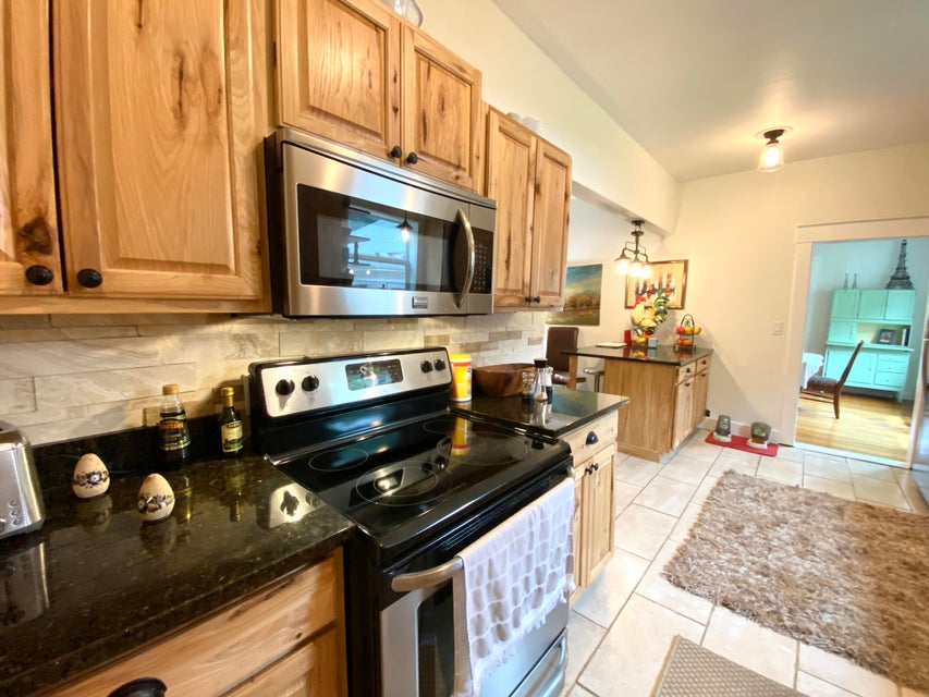 Photo #17: 906 Campbell Avenue