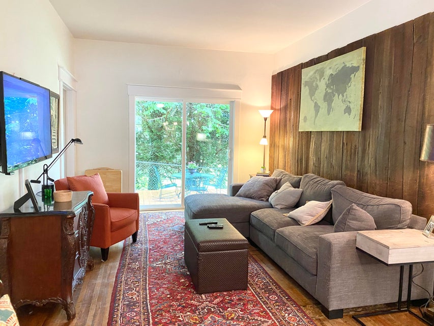 Photo #29: 906 Campbell Avenue