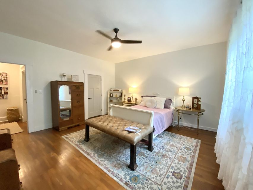 Photo #36: 906 Campbell Avenue