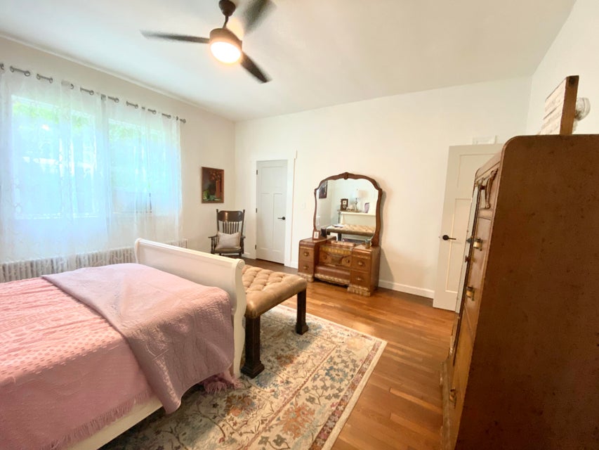 Photo #47: 906 Campbell Avenue