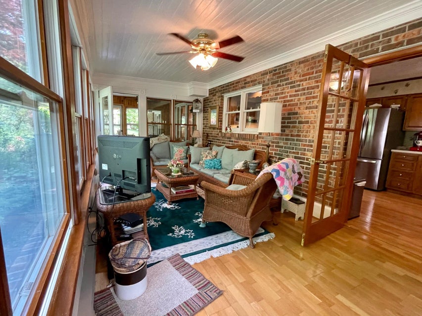 Photo #19: 164 Dotson Avenue