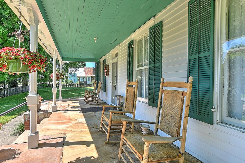 Photo #31: 200 Main Street