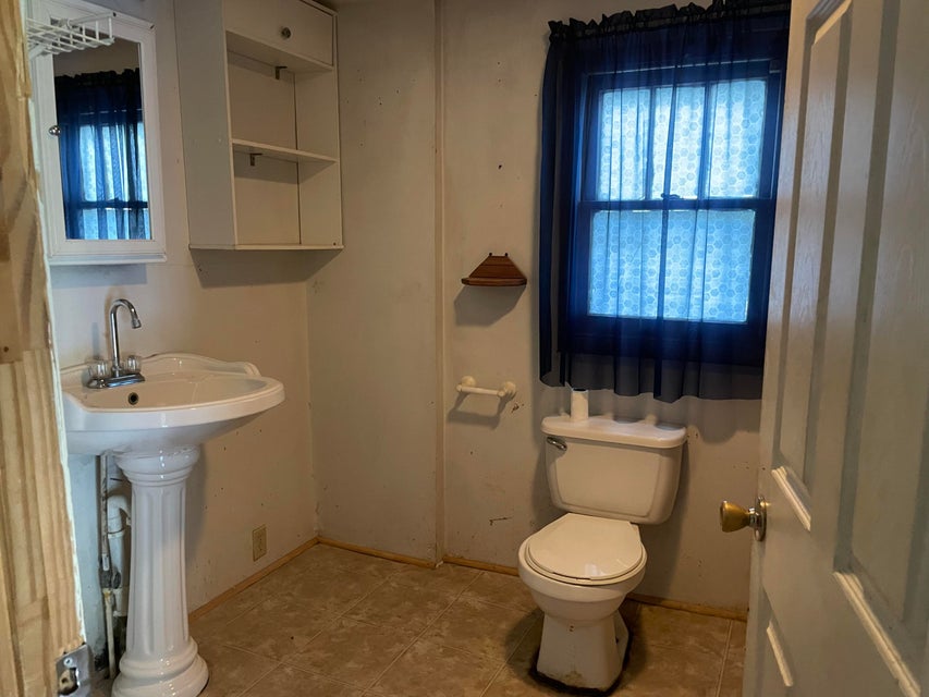 Photo #10: 3832 Flat Street