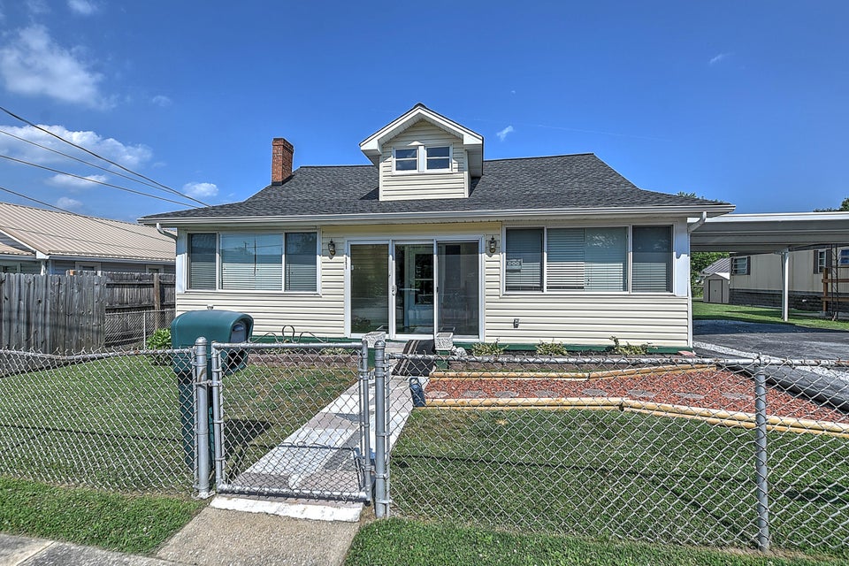 Photo #1: 1551 Fuller Street