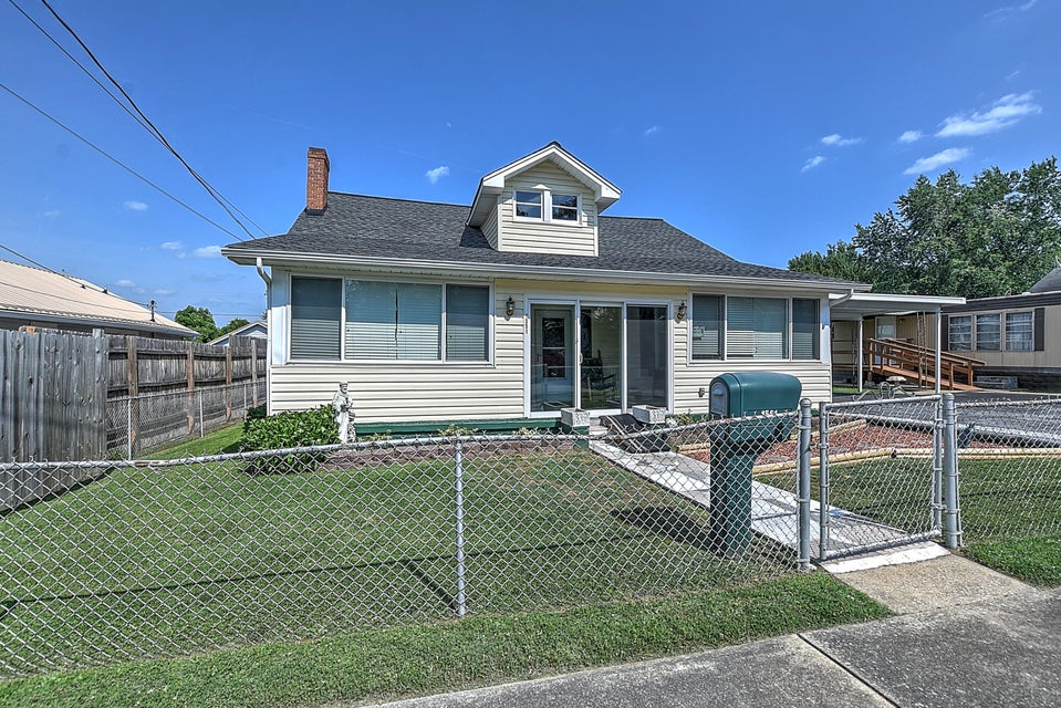 Photo #3: 1551 Fuller Street