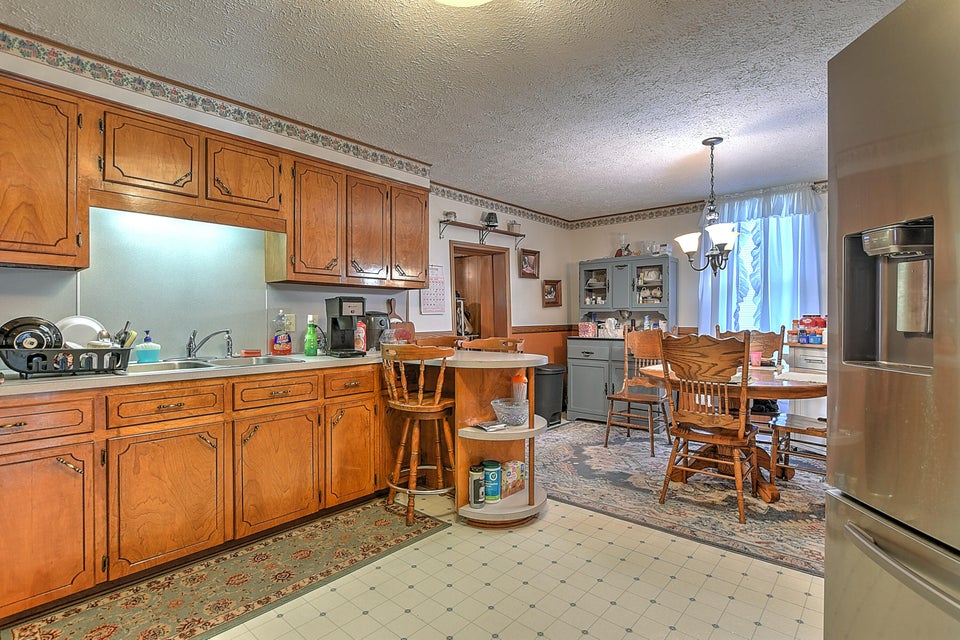 Photo #13: 1551 Fuller Street