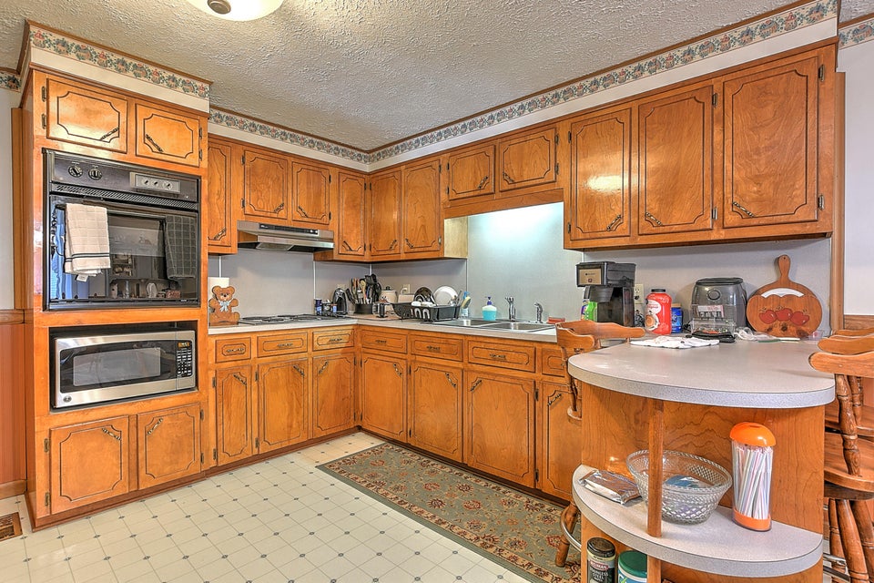 Photo #15: 1551 Fuller Street