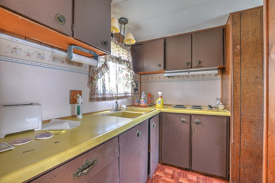 Photo #32: 1551 Fuller Street