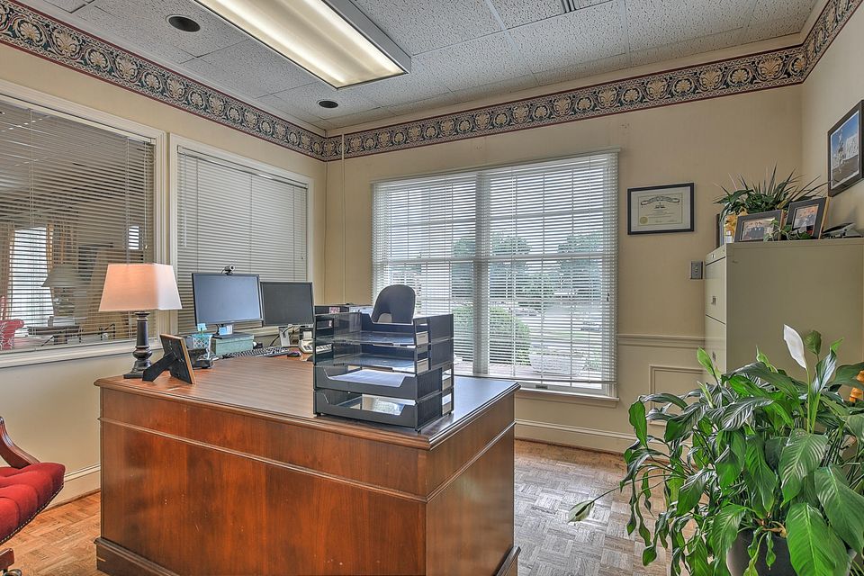 Photo #17: 601 - 603 Market Street