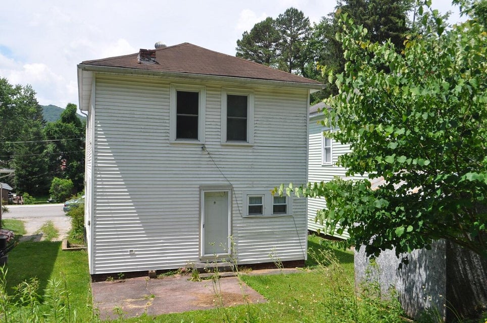 Photo #3: 208 Craig Street