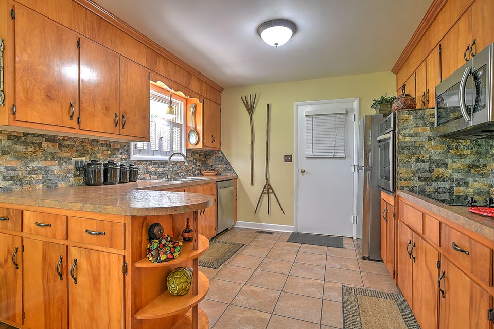 Photo #7: 116 Sylvan Drive