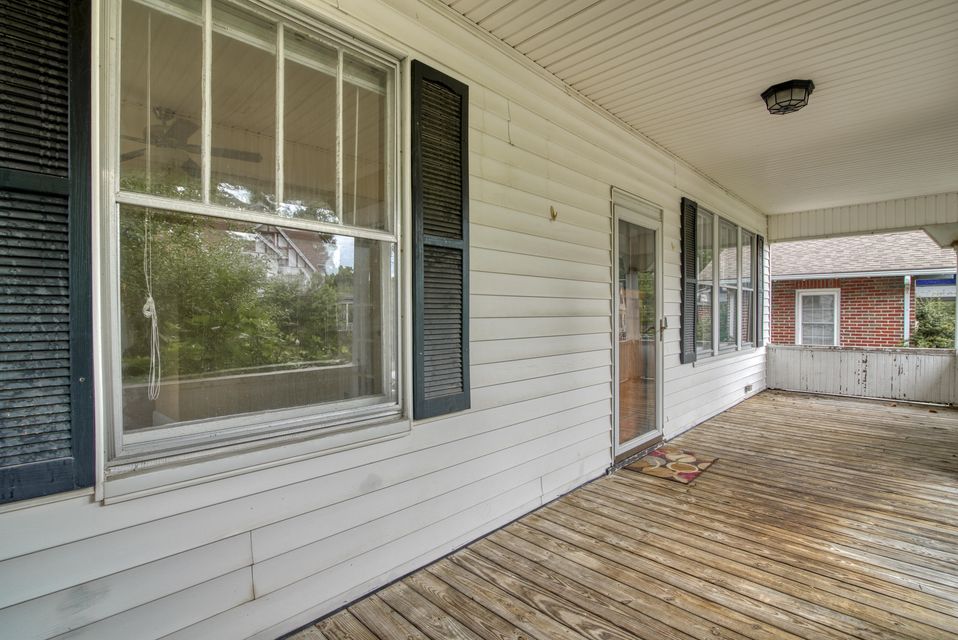 Photo #6: 905 Highland Avenue