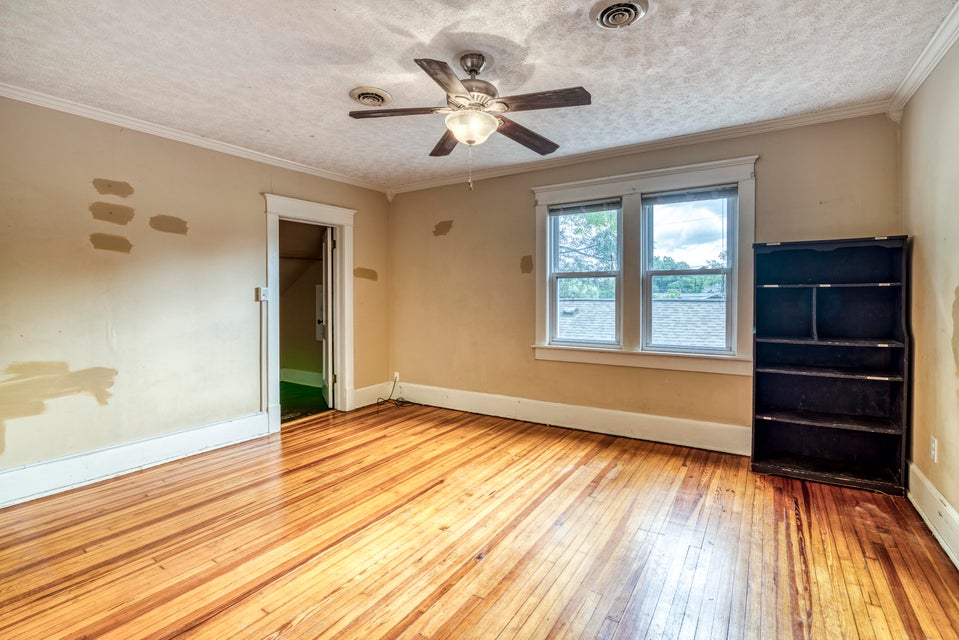 Photo #36: 905 Highland Avenue