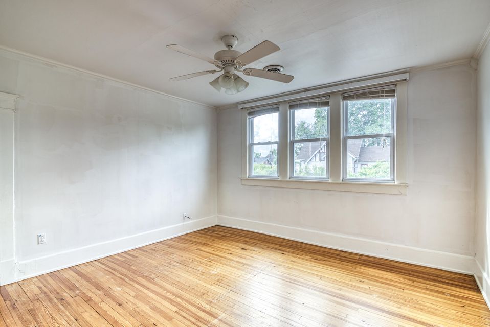 Photo #38: 905 Highland Avenue