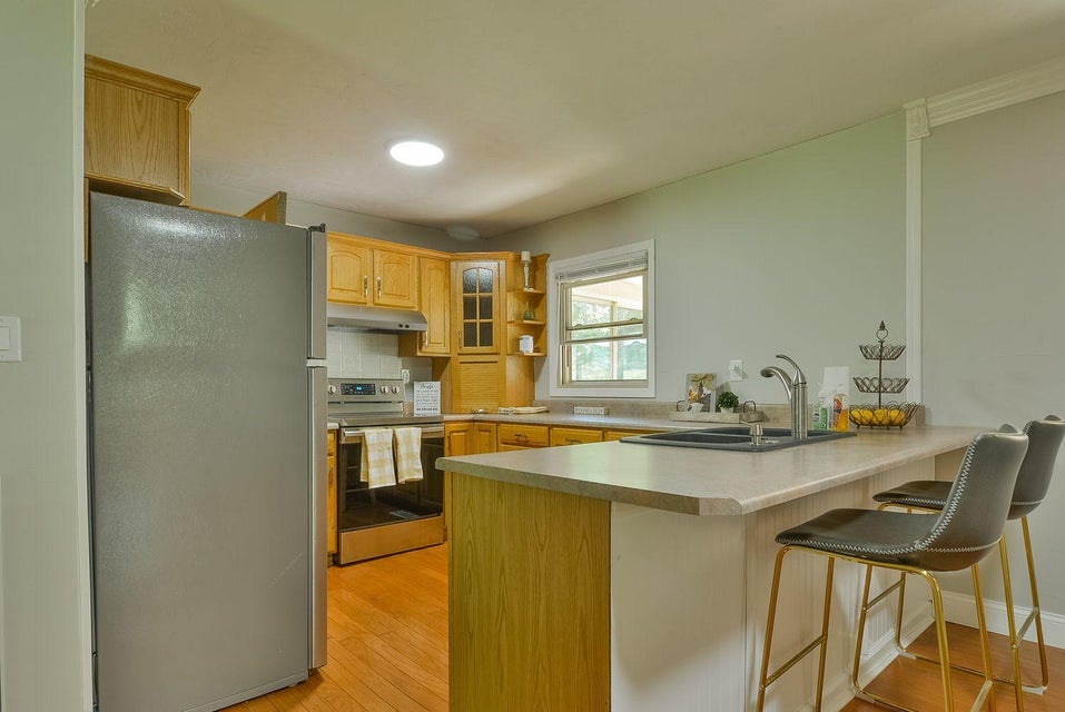 Photo #14: 271 Lee Street