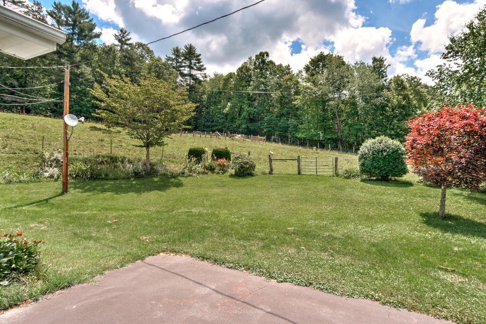 Photo #9: 554 Sprucey Lane