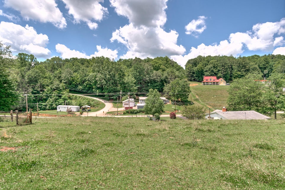 Photo #25: 554 Sprucey Lane