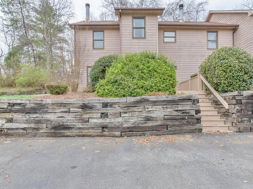 Photo #2: 213 Windridge Colony