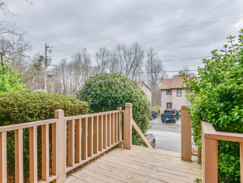 Photo #5: 213 Windridge Colony