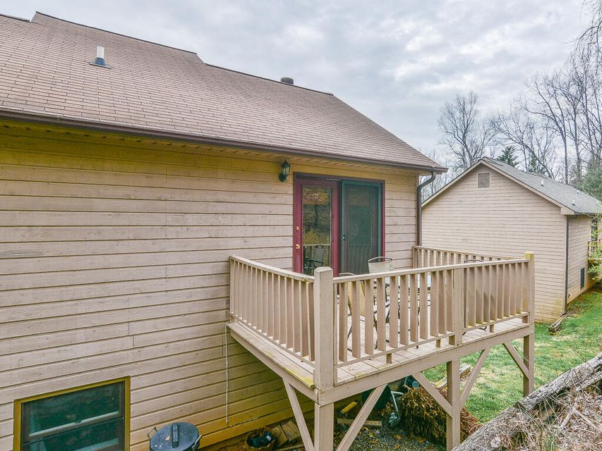 Photo #32: 213 Windridge Colony