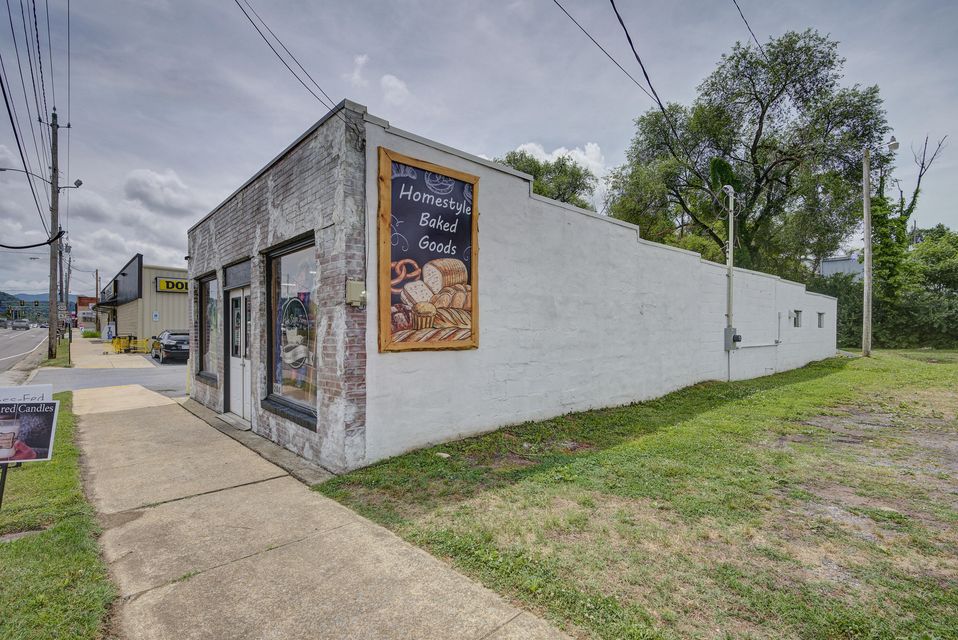 Photo #4: 208 Elk Avenue
