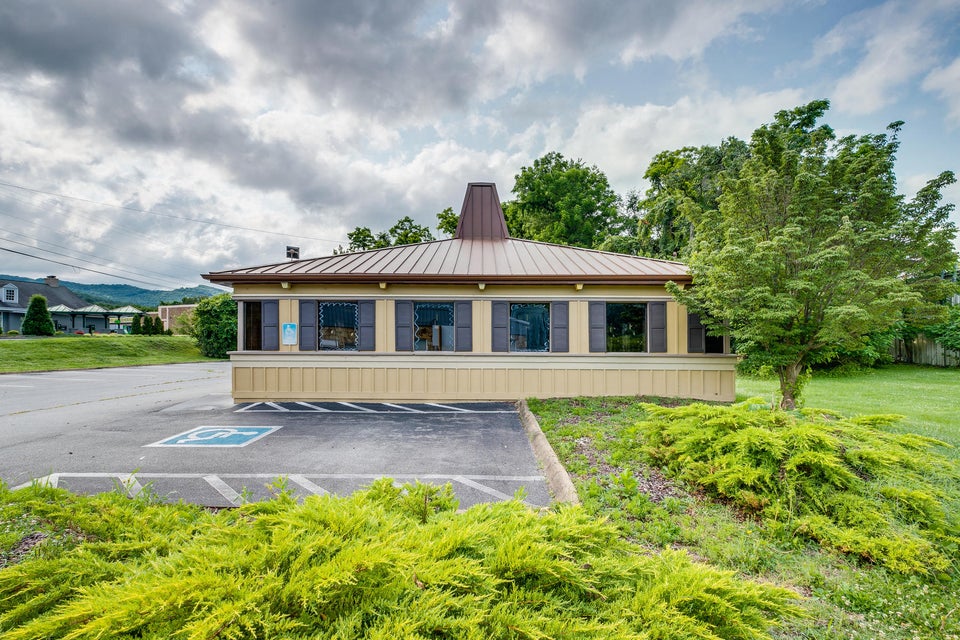 Photo #2: 1216 N Main Avenue Avenue