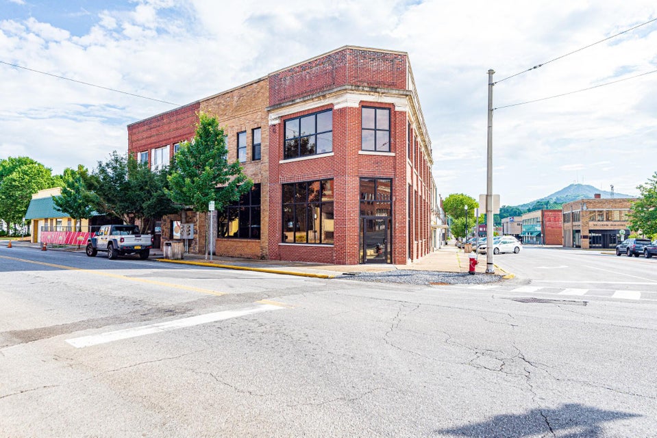 Photo #4: 300 Sullivan Street