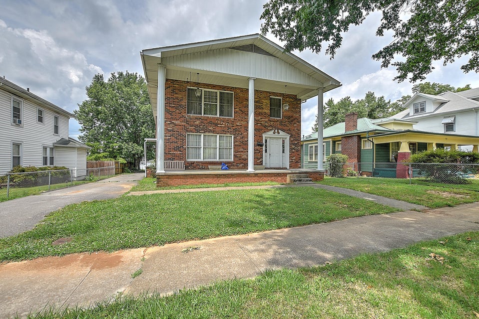 Photo #3: 424 Maple Street