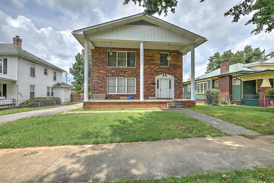 Photo #1: 424 Maple Street