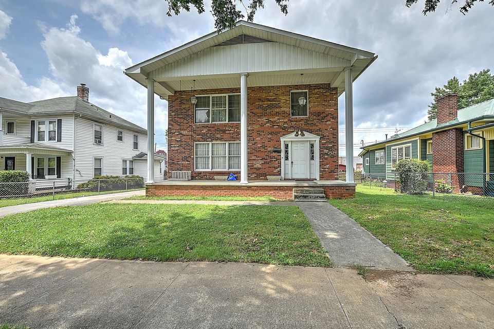 Photo #4: 424 Maple Street