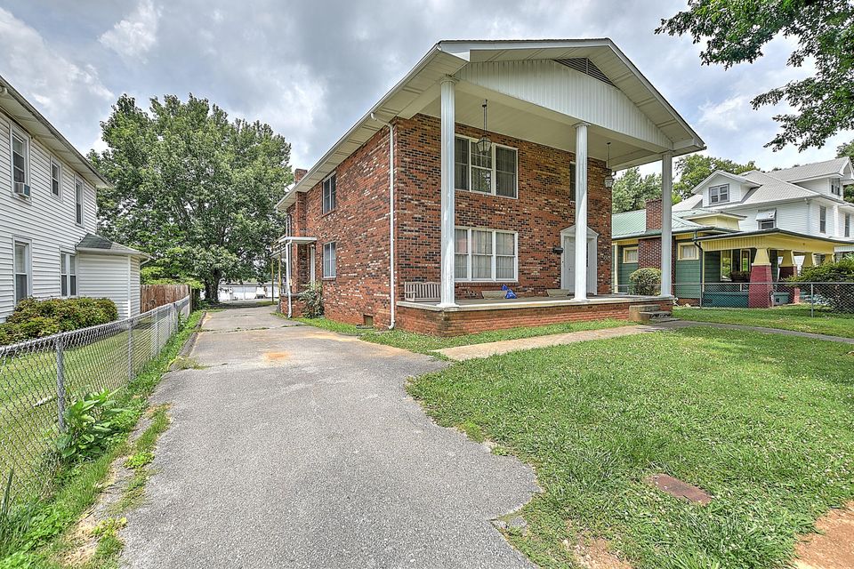 Photo #5: 424 Maple Street