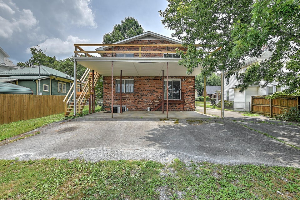 Photo #8: 424 Maple Street