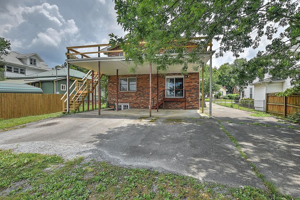 Photo #9: 424 Maple Street