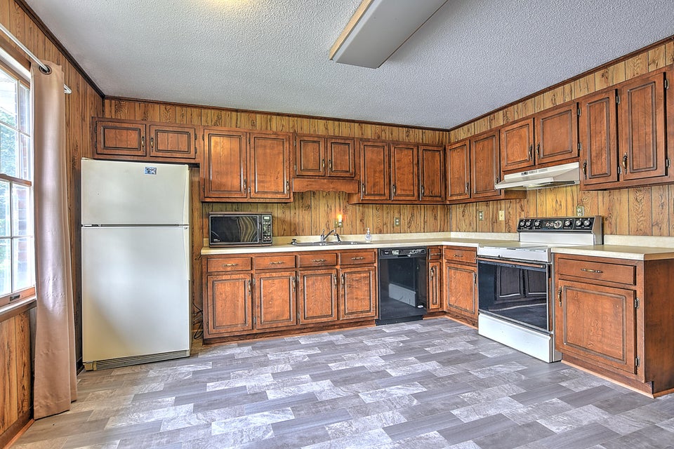 Photo #14: 424 Maple Street
