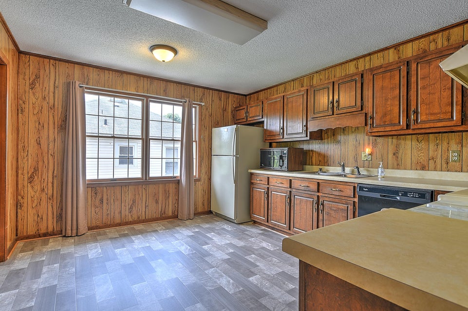 Photo #15: 424 Maple Street